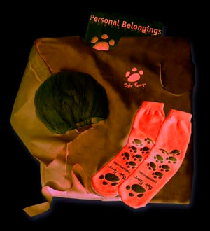 WARMING GOWN KIT, INCLUDES: X-LARGE 51"L GOWN, BOOTIES, BONNET, PERSONAL BELONGINGS BAG & SHOE BAG, 20 KIT/CS, SOLD AS CASE SOLVENTUM 1